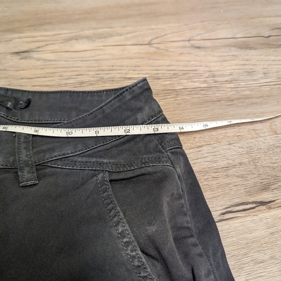 Worn twice, Prana capris, button fly, size 2 - Picture 5 of 7